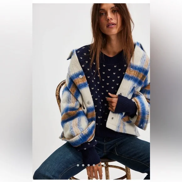 Free People NWT Easy Street Patterned Crop Size Large in Navy Combo - Picture 5 of 12